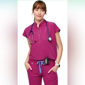 Figs scrubs raspberry sorbet Rafaela top size XS/Zamora jogger size SP. EUC